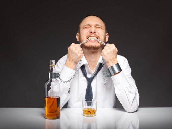 Can you drink alcohol after wisdom tooth extraction?